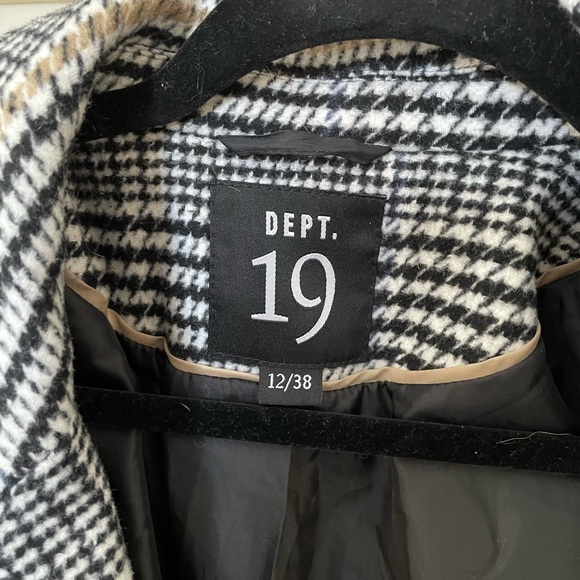 Dept 19 pea coat - Picture 3 of 4